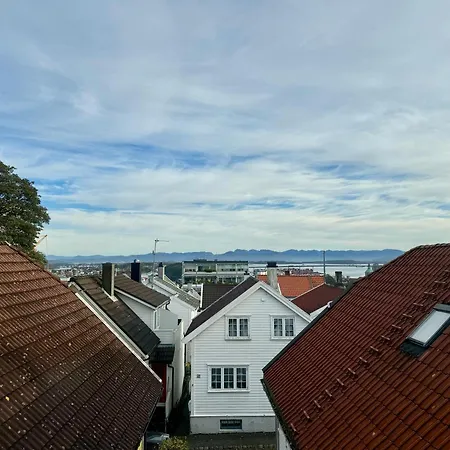 Spacious Right By The Centre Stavanger