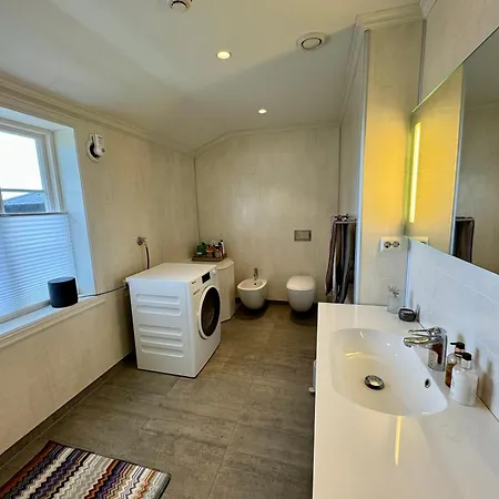 Spacious Right By The Centre *